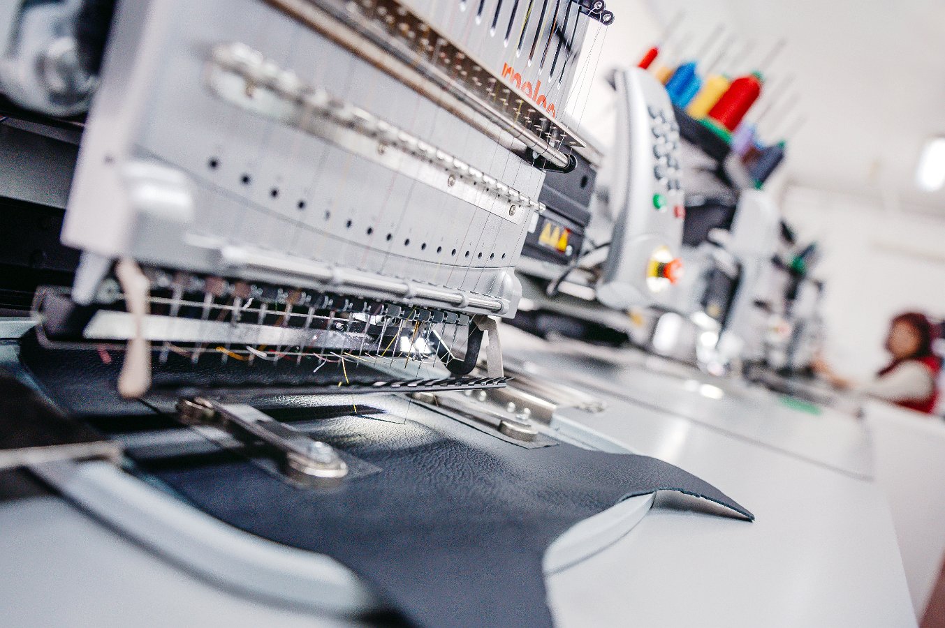 Detailansicht hochwertiger Stickerei